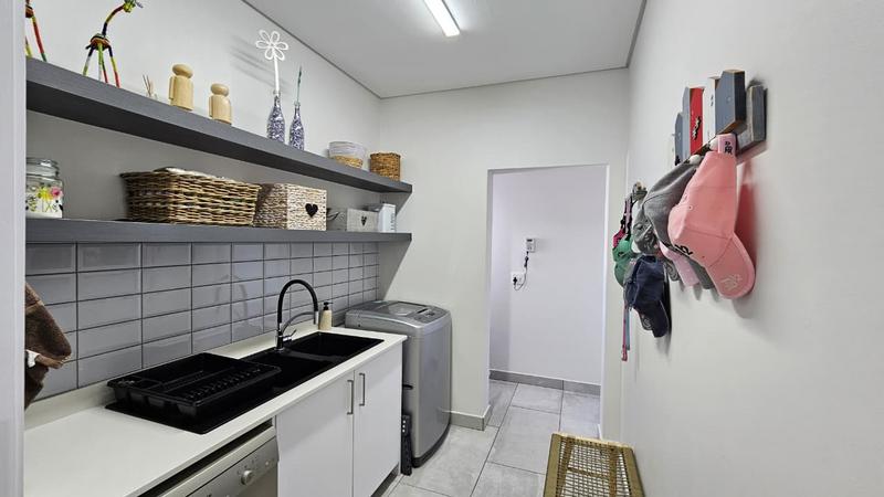 2 Bedroom Property for Sale in Britannia Bay Western Cape